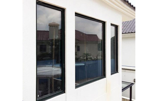 Duidelijke Aluminiumglas Geslagen Vensters voor Huiseigenaars de Bedrijfs Bouw