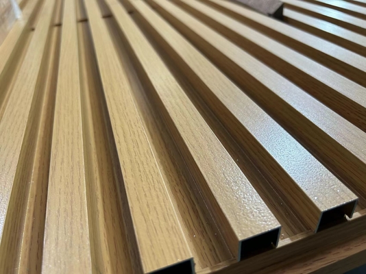Houtkorrel Afwerking Houtkorrel Afwerking Aluminium platen Moderne look voor garage