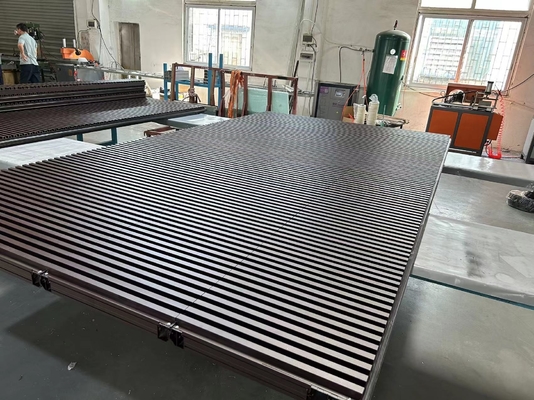 Houtkorrel Afwerking Houtkorrel Afwerking Aluminium platen Moderne look voor garage