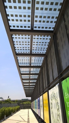 BIPV Gebouw Geïntegreerde PV-Glasgevel Bifaciale Perc Mono Kristallijn Zonnepaneel Halve Cel