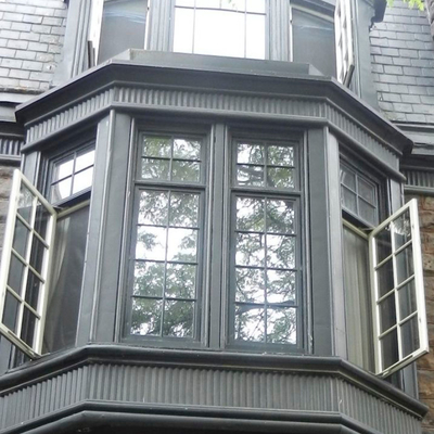 Installatie van op maat gemaakte gehard glas-aluminium stormruiten