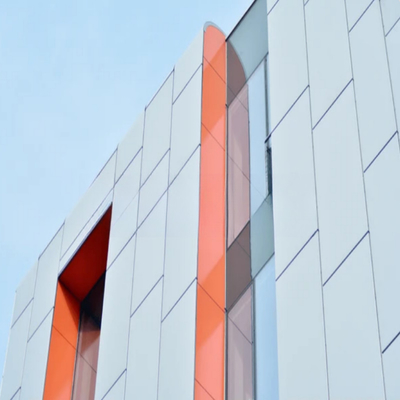 Aluminium metalen bekleding Buigsterkte ≥100Mpa Schokweerstand ≥2,0J Brandbestendig Klasse A