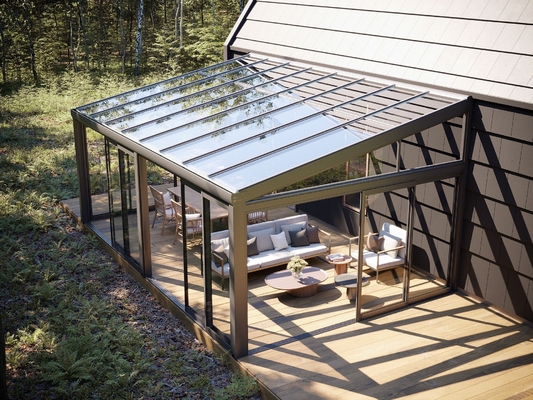 Op maat gemaakte grootte glazen huizen voor buitenwonen glad oppervlak Aluminium frame Zonnekamer