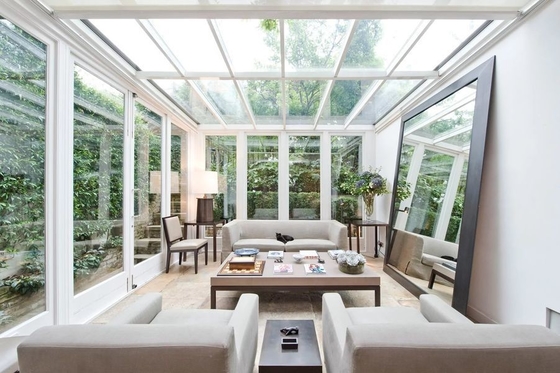 Gelaagd huis met glad oppervlak en gehard glas