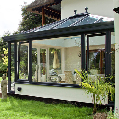 Modern ontwerp glad oppervlak vrijstaand villa huis glazen zonnekamers voor vier seizoenen