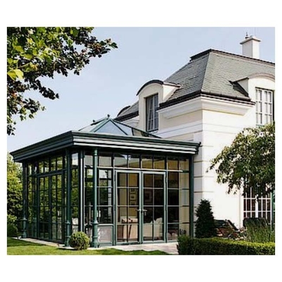 Four Seasons zonnekamer met schuifdeur en glad poeder gecoate afwerking