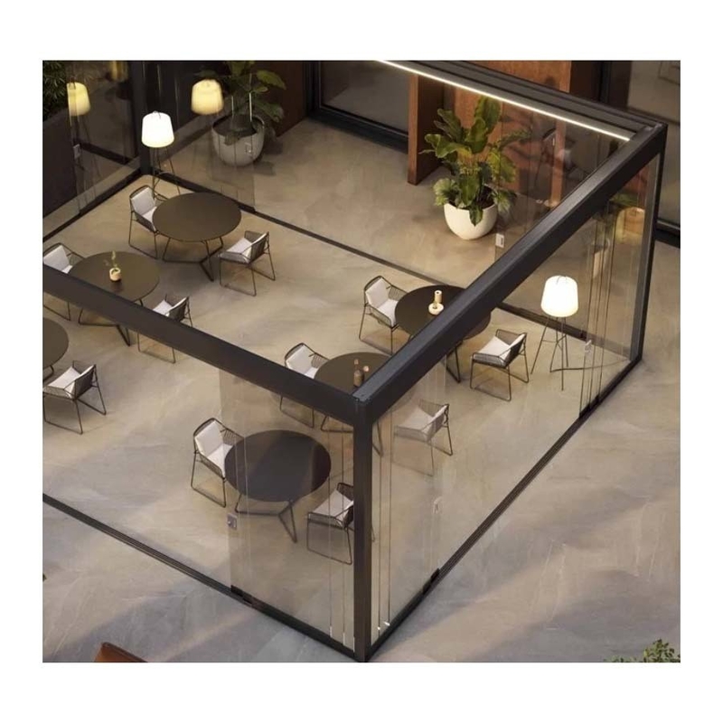 Op maat gemaakte grootte glazen huizen voor buitenwonen glad oppervlak Aluminium frame Zonnekamer